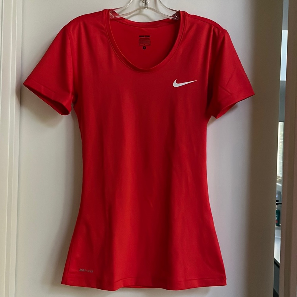 Nike Pro Dri-Fit Form-Fitting Top in Burnt Orange